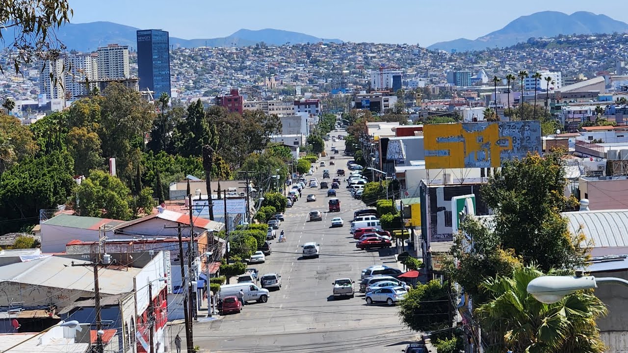 Vista a la ciudad de Tijuana desde la colonia Altamira, un buen spot para grabar un video musical
